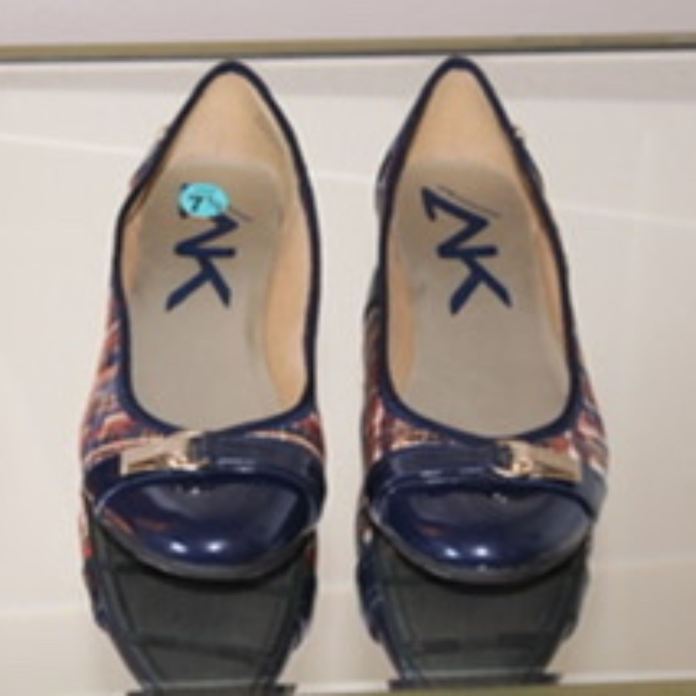Anne Klein Sport Flat slip on shoe, Size 7.5 Color: BLUE brown, red & white.